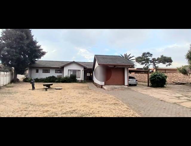 4 BEDROOM HOUSE FOR SALE IN CLAYVILLE